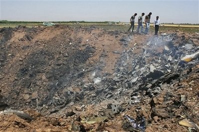 Chùm ảnh: Máy bay Iran vỡ vụn tại hiện trường - 2 Chùm ảnh: Máy bay Iran vỡ vụn tại hiện trường - 2
