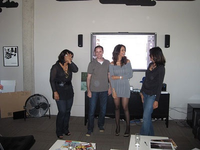 Chùm ảnh: Sao Bollywood thăm “sở chỉ huy” Twitter - 9 Chùm ảnh: Sao Bollywood thăm “sở chỉ huy” Twitter - 9