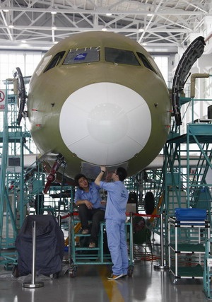 Chùm ảnh: Khám phá máy bay phản lực Trung Quốc tự sản xuất - 6 Chùm ảnh: Khám phá máy bay phản lực Trung Quốc tự sản xuất - 6