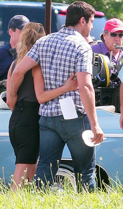 Jennifer Anniston lại hẹn hò với bạn diễn - 3 Jennifer Anniston lại hẹn hò với bạn diễn - 3