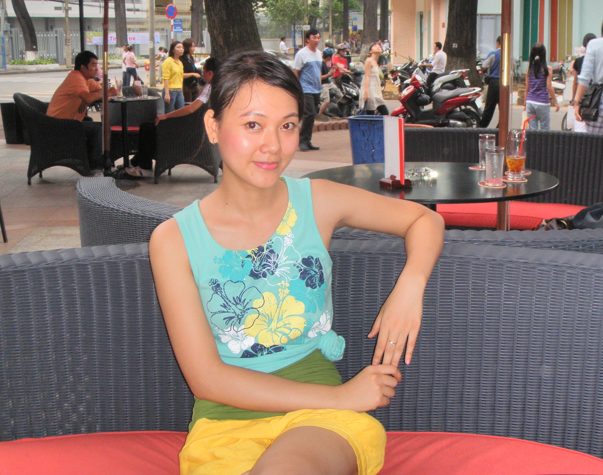 Bí quyết giúp phái mạnh tự tin trong giao tiếp - 4