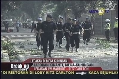 Đánh bom liên tiếp 2 khách sạn, 9 người thiệt mạng, 50 người bị thương - 12