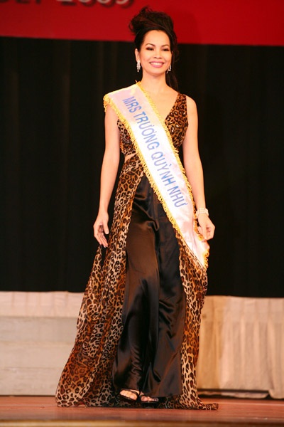 Á hậu Thiên Lý “ghi điểm” trên sân khấu - 7 Á hậu Thiên Lý “ghi điểm” trên sân khấu - 7