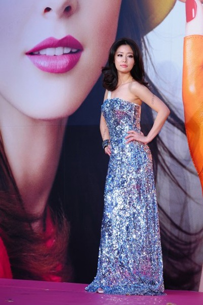 Lâm Tâm Như "đối mặt" với tin đồn thẩm mỹ - 21