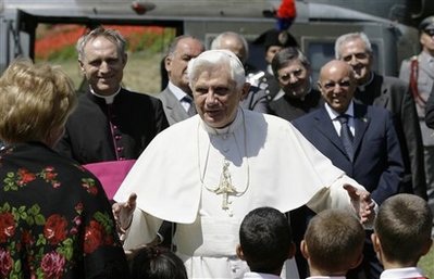 Chùm tin vắn qua ảnh - 1