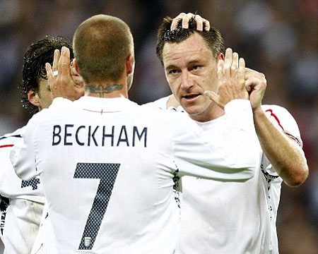 Beckham khuyên Terry đừng vì tiền mà tới Man City - 1