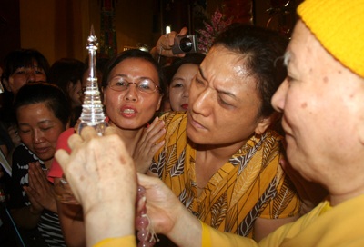 “Cơ hội cuối” chiêm bái ngọc xá lợi - 8