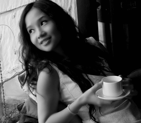 Mai Khôi: “Tiếc chi những nụ hôn, những vòng tay ôm...” - 1