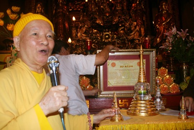 “Cơ hội cuối” chiêm bái ngọc xá lợi - 1