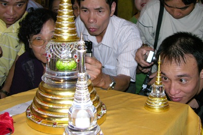 “Cơ hội cuối” chiêm bái ngọc xá lợi - 4