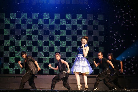 Trà My Idol khoe vòng một gợi cảm - 13