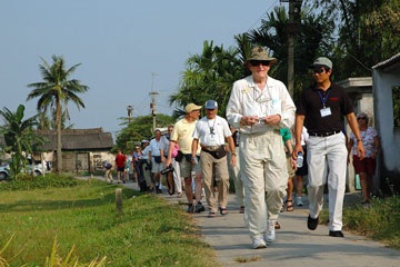 Nhiều tour kích cầu bị... rỗng ruột - 1