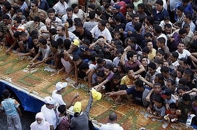 Bánh phô mai nặng gần 1,8 tấn - 3