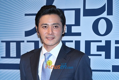 Han Chae Young rạng rỡ bên Jang Dong Gun - 18