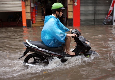 Độc chiêu “đắp đập”, vượt “sóng” của người Hà Nội - 9