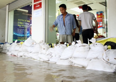 Độc chiêu “đắp đập”, vượt “sóng” của người Hà Nội - 1