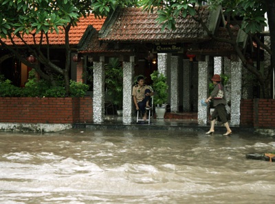 Độc chiêu “đắp đập”, vượt “sóng” của người Hà Nội - 15