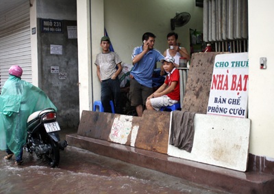 Độc chiêu “đắp đập”, vượt “sóng” của người Hà Nội - 2