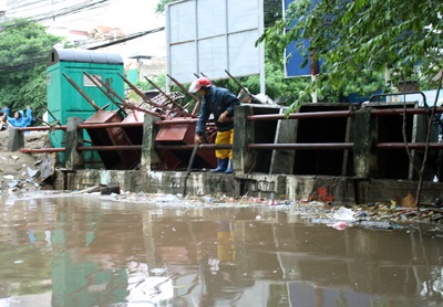 Độc chiêu “đắp đập”, vượt “sóng” của người Hà Nội - 14