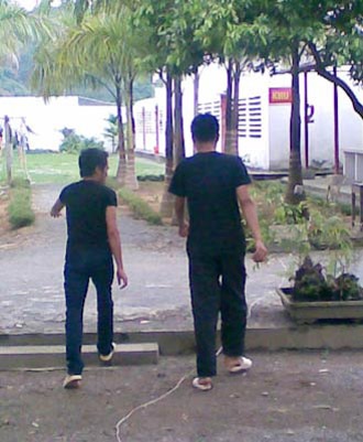 Giá đắt cho các cô gái trẻ quá dễ dãi - 2