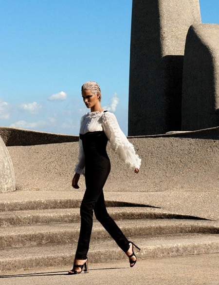 Rosie Huntington - “Chân dài” siêu “hot” của xứ sương mù - 8 Rosie Huntington - “Chân dài” siêu “hot” của xứ sương mù - 8