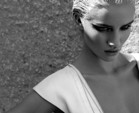Rosie Huntington - “Chân dài” siêu “hot” của xứ sương mù - 13 Rosie Huntington - “Chân dài” siêu “hot” của xứ sương mù - 13