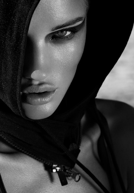 Rosie Huntington - “Chân dài” siêu “hot” của xứ sương mù - 9 Rosie Huntington - “Chân dài” siêu “hot” của xứ sương mù - 9