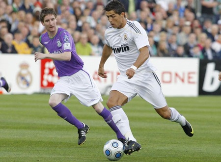 C. Ronaldo biện minh cho màn ra mắt kém cỏi - 1