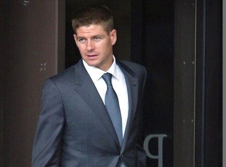 Steven Gerrard hầu tòa - 1 Steven Gerrard hầu tòa - 1