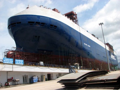 Tàu đóng mới hiện đại nhất Việt Nam “tự tiện”… hạ thủy - 1