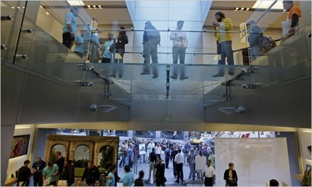 Lợi nhuận Apple tăng, phố Wall thán phục - 2