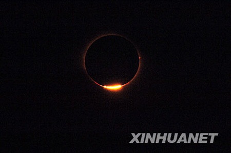 Chùm ảnh: Những khoảnh khắc nhật thực tuyệt đẹp - 9 Chùm ảnh: Những khoảnh khắc nhật thực tuyệt đẹp - 9