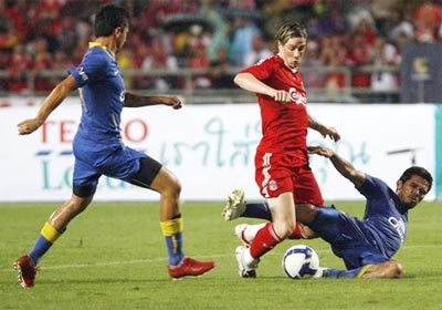 Chơi kém thuyết phục, Liverpool để Thái Lan cầm chân - 2