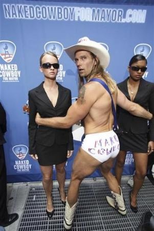 Chùm ảnh: Khi chàng "cao bồi khỏa thân" tranh cử thị trưởng - 10