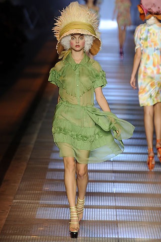 BST xuân hè 2009 của John Galliano - 17