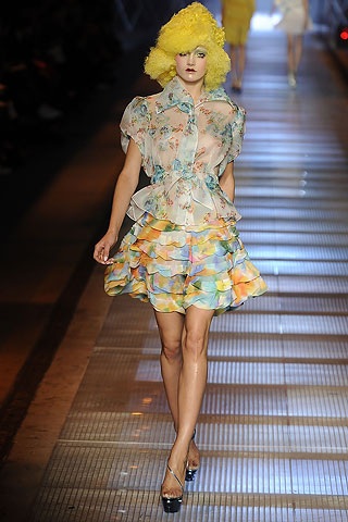 BST xuân hè 2009 của John Galliano - 11