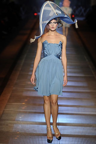 BST xuân hè 2009 của John Galliano - 6