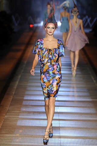 BST xuân hè 2009 của John Galliano - 4