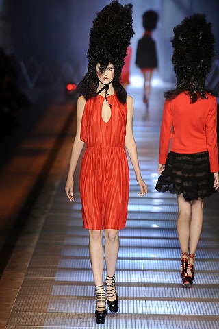 BST xuân hè 2009 của John Galliano - 27