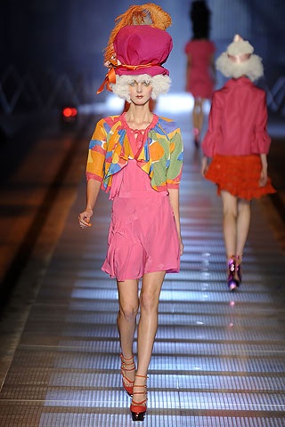 BST xuân hè 2009 của John Galliano - 24