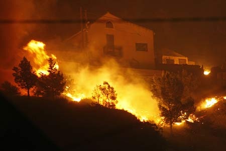 Lính Pháp tập bắn pháo gây cháy dữ dội ở khu dân cư - 7 Lính Pháp tập bắn pháo gây cháy dữ dội ở khu dân cư - 7