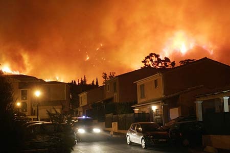 Lính Pháp tập bắn pháo gây cháy dữ dội ở khu dân cư - 4 Lính Pháp tập bắn pháo gây cháy dữ dội ở khu dân cư - 4