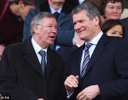 Lãnh đạo MU lên tiếng chê bai kình địch Man City - 1