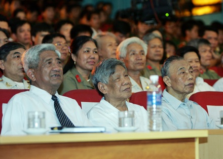 “Vòng tay đồng đội” - lời tri ân hậu chiến - 2