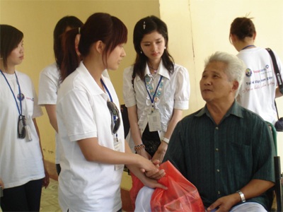 Hơn 100 Việt kiều trẻ về thăm quê Bác - 5