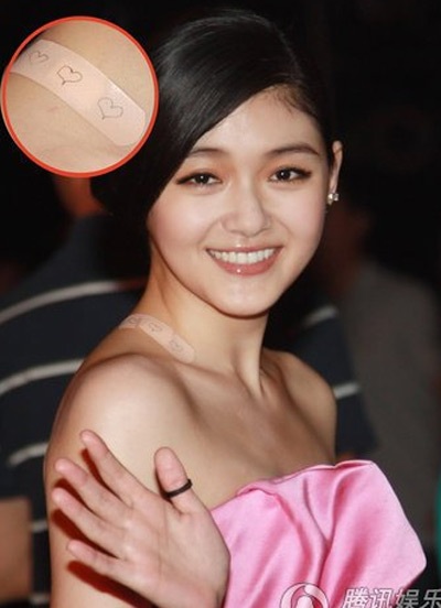 Từ Hy Viên diện váy sexy, khoe hình xăm - 6