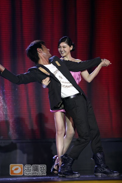 Từ Hy Viên diện váy sexy, khoe hình xăm - 11