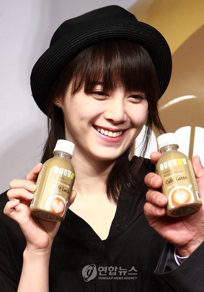 Goo Hye Sun xinh tươi đi bán... cà phê - 2