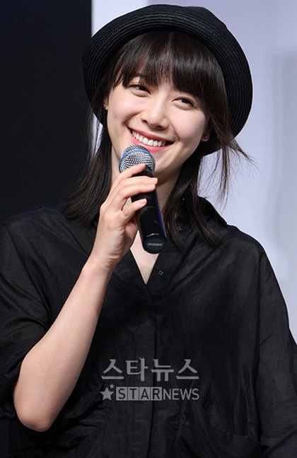 Goo Hye Sun xinh tươi đi bán... cà phê - 7