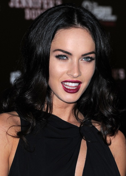 Megan Fox siêu gợi cảm với son màu mận chín - 8